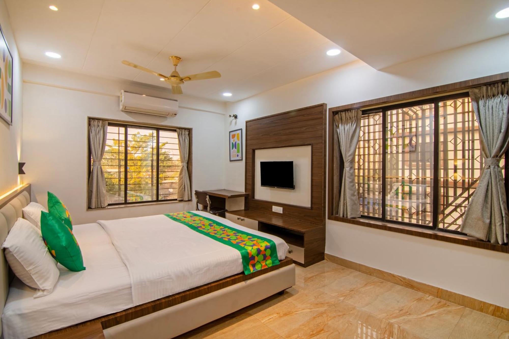 Treebo Petals Banquet & Suites - Kolkata Exterior photo