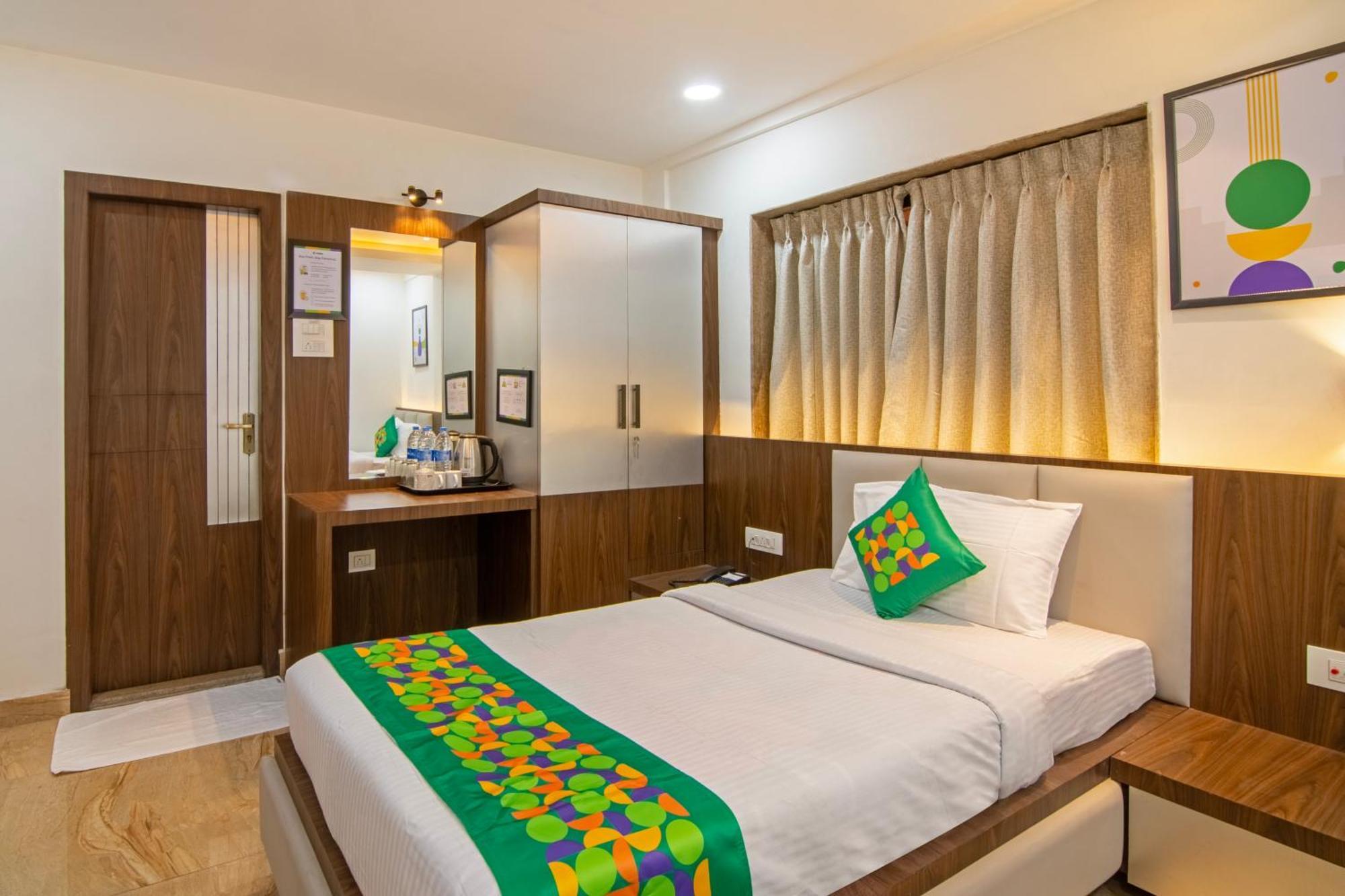 Treebo Petals Banquet & Suites - Kolkata Exterior photo
