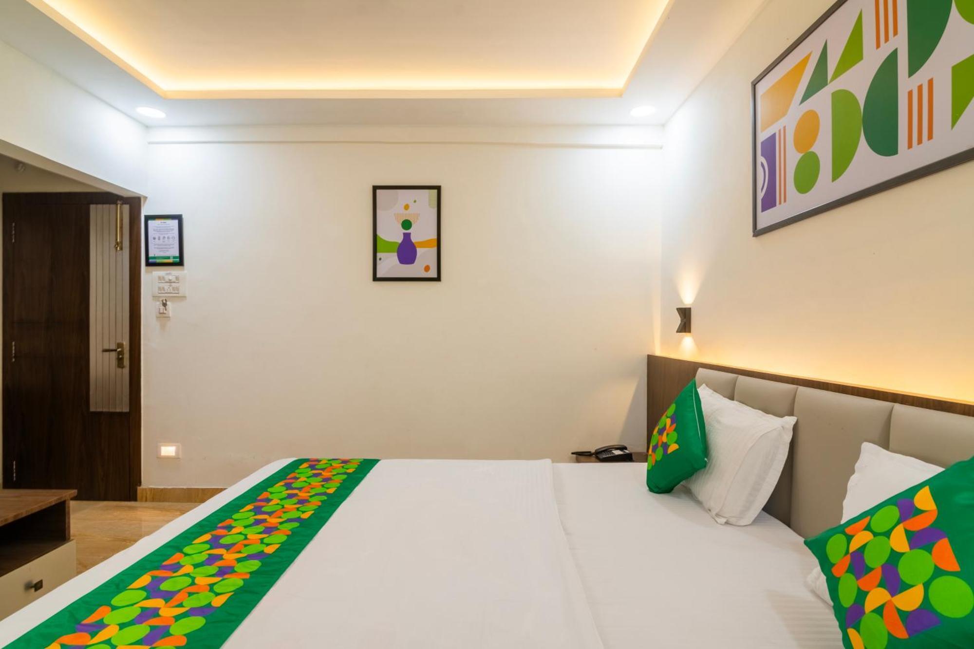 Treebo Petals Banquet & Suites - Kolkata Exterior photo