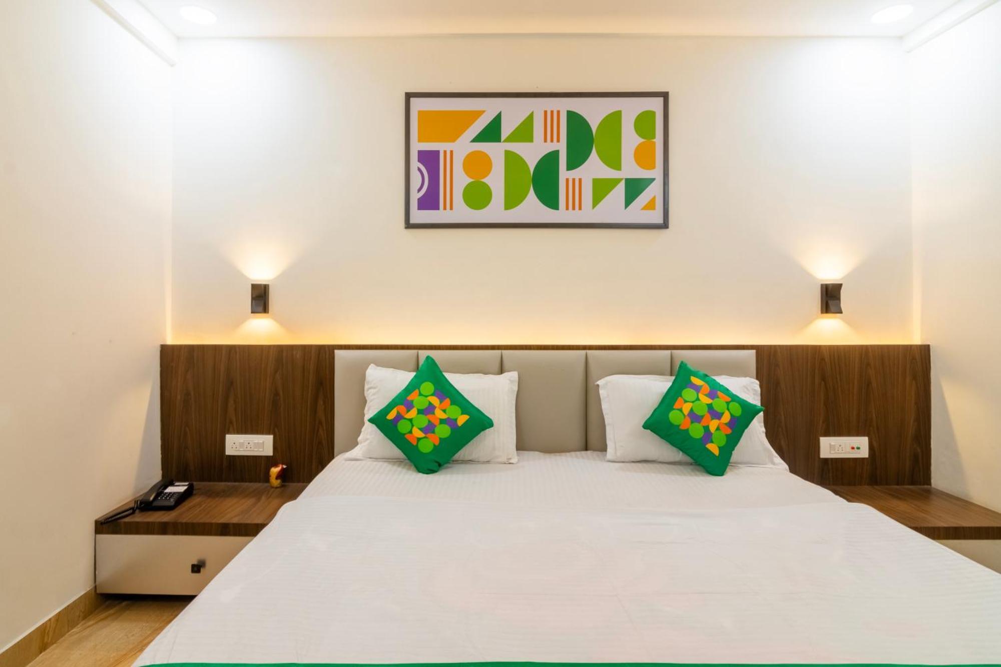Treebo Petals Banquet & Suites - Kolkata Exterior photo